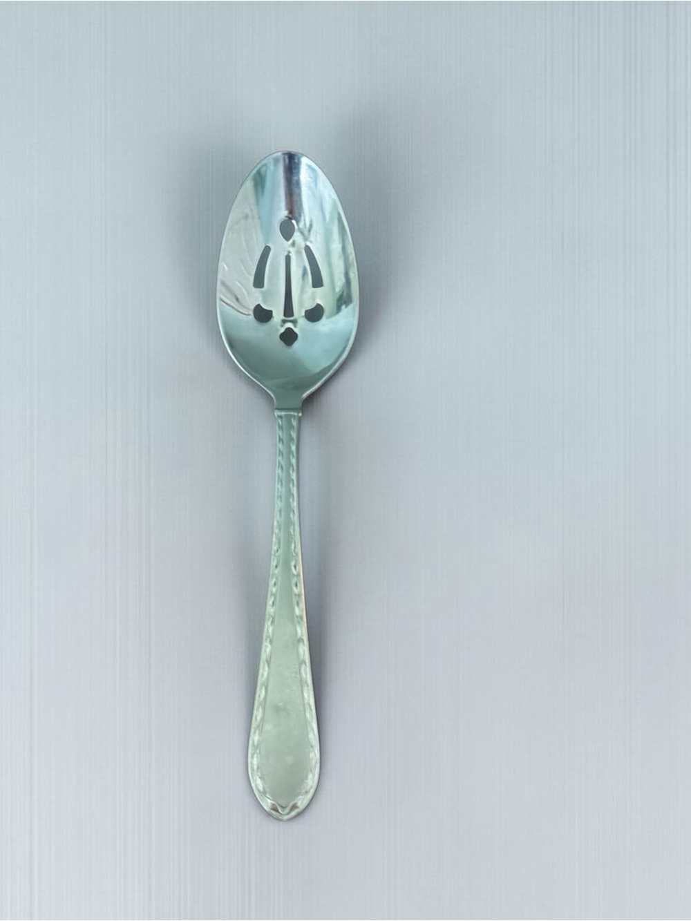 International Pierced Serving Spoon Diamond Antique Pearl 18/10